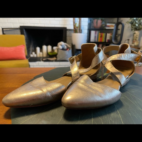 Poppy Barley Gold Flat - Size 9 - Picture 2 of 7